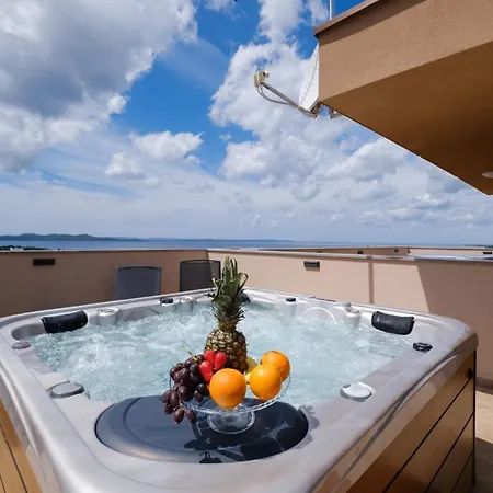 Luana With Private Jacuzzi * Zára