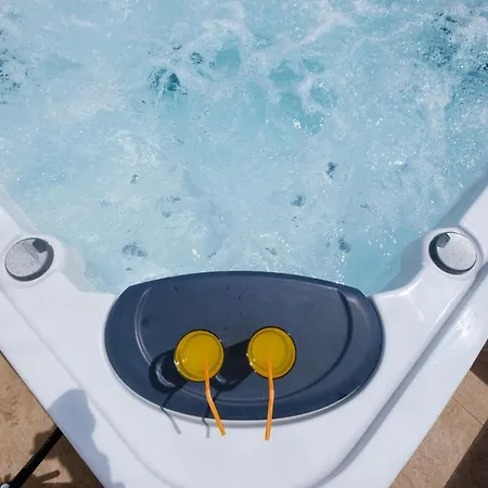 Luana With Private Jacuzzi Apartment Zadar