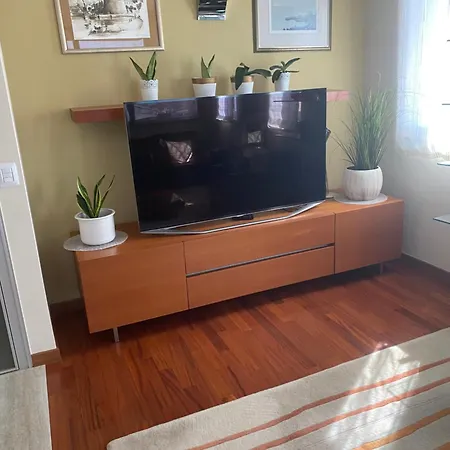 Luana With Private Jacuzzi Apartment