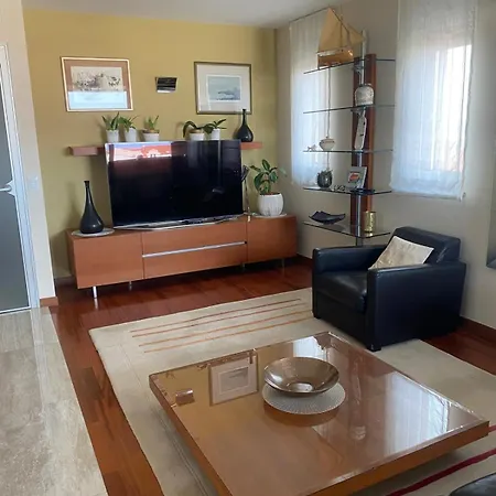 Luana With Private Jacuzzi Apartment Zadar