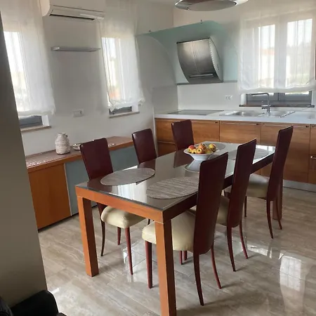 Luana With Private Jacuzzi Apartamento *
