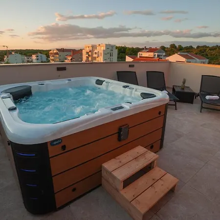 Luana With Private Jacuzzi Апартаменты