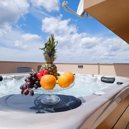 Апартаменты Luana With Private Jacuzzi