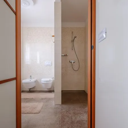 Апартаменты Luana With Private Jacuzzi *