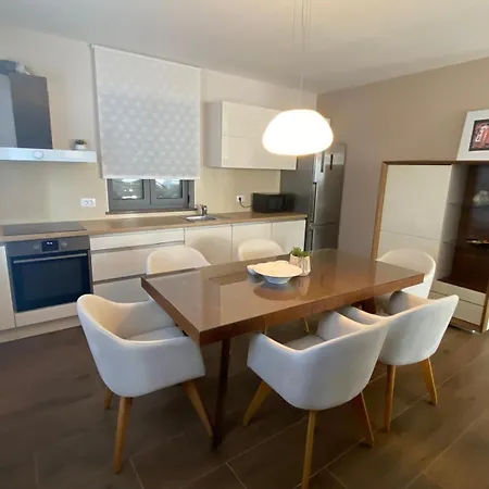 Luana With Private Jacuzzi Апартаменты