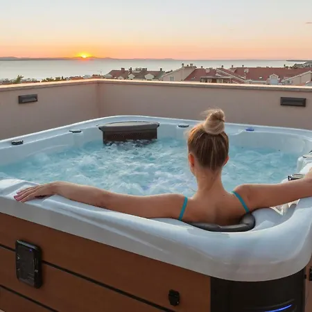 Luana With Private Jacuzzi Daire