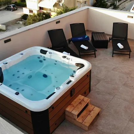 Luana With Private Jacuzzi Апартаменты Задар