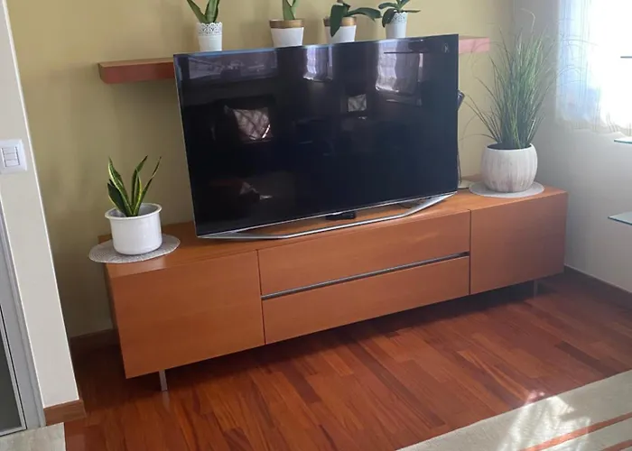 Luana With Private Jacuzzi Apartmán