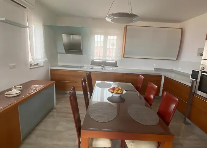 Apartmán Luana With Private Jacuzzi Zadar